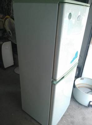 容聲冰箱196升 8成新僅售600元，老款機型制冷強勁，性價比之選